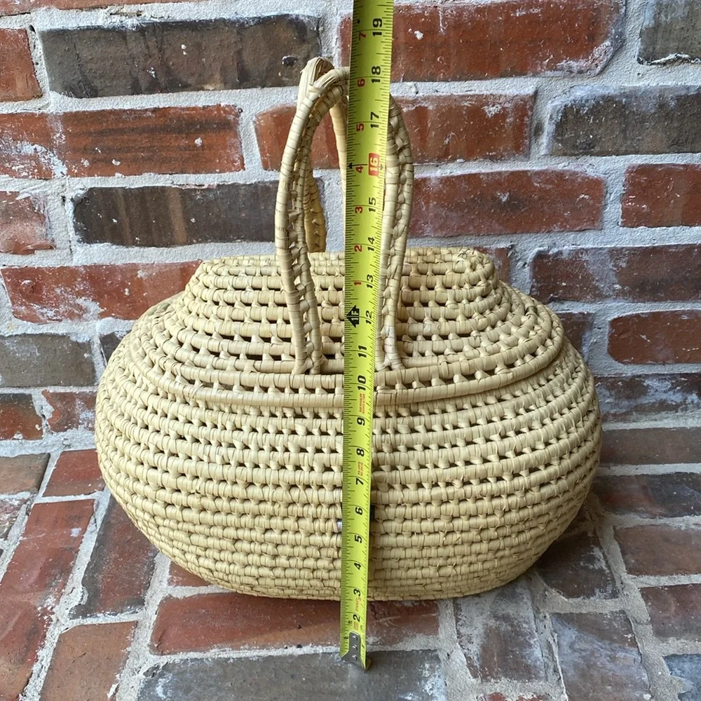Handcrafted Woven Oval Handbag with Lid
